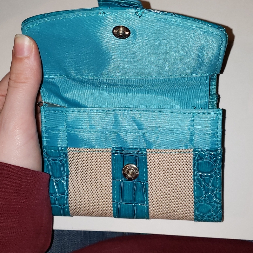 Turquoise Wallet - Picture 4 of 9